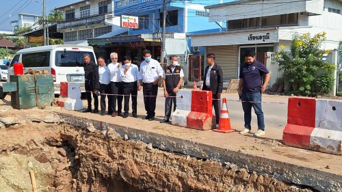ทน.แม่สอด ลงพื้นที่ติดตามความคืบหน้า โครงการพัฒนาตามผังเมืองรวมเมืองแม่สอด อำเภอแม่สอด จังหวัดตาก ระยะที่ 2 บริเวณถนนข้างแขวงทางหลวงตากที่ 2