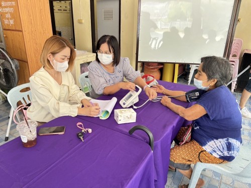 เทศบาลนครแม่สอด เข้าร่วมประชุมผู้สูงอายุ ชุมชนปู่แดง และชุมชนสักทอง ประจำเดือนกุมภาพันธ์ 2567