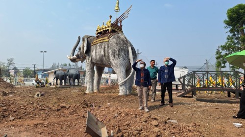 ทน.แม่สอด ลงพื้นที่ติดตามงานก่อสร้างศาลสมเด็จพระนเรศวรมหาราช และศาลหลักเมืองแม่สอด