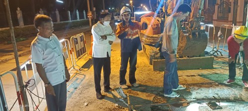 เทศบาลนครแม่สอด ลงพื้นที่ติดตามความคืบหน้าโครงการก่อสร้างระบบจำหน่ายไฟฟ้าเป็นเคเบิลใต้ดิน บริเวณถนนประสาทวิถี