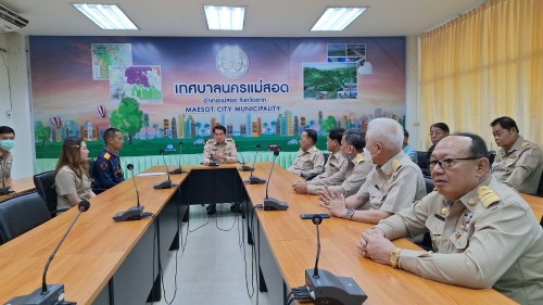 เทศบาลนครแม่สอด มอบนโยบาย และให้โอวาทแก่พนักงานจ้างตามภารกิจบรรจุแต่งตั้งใหม่