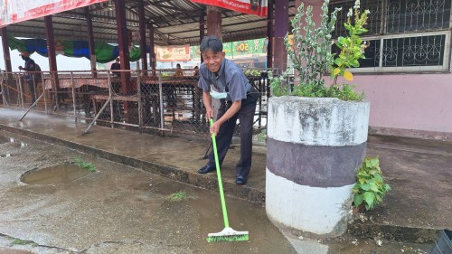 เทศบาลนครแม่สอด ลงพื้นที่ดำเนินการฉีดล้างทำความสะอาดตลาด ในพื้นที่เขตเทศบาลนครแม่สอด