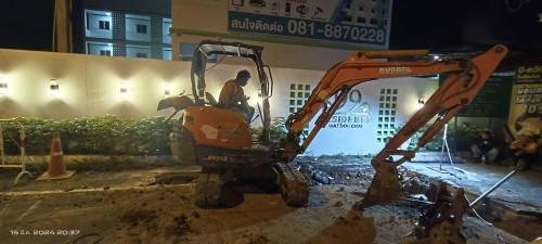 ทน.แม่สอด ลงพื้นที่ติดตามความคืบหน้าโครงการก่อสร้าง ระบบจำหน่ายไฟฟ้าเป็นเคเบิลใต้ดิน บริเวณถนนประสาทวิถี