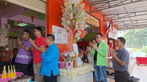 ทน.แม่สอด เข้าร่วมงานทำบุญทอดผ้าป่าสามัคคีชุมชนจ๊อกจอสามัคคี