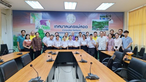 เทศบาลนครแม่สอด มอบใบประกาศเกียรติบัตร ผู้ผ่านการฝึกประสบการณ์ ด้านการแพทย์และสาธารณสุข คลินิกชุมชนอบอุ่นเทศบาลนครแม่สอด