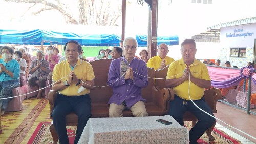 ทน.แม่สอด ร่วมทำบุญทอดผ้าป่า เพื่อสมทบกองทุนการศึกษา