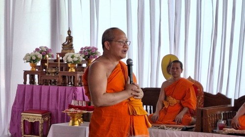 ทน.แม่สอด ร่วมทำบุญทอดผ้าป่า เพื่อสมทบกองทุนการศึกษา