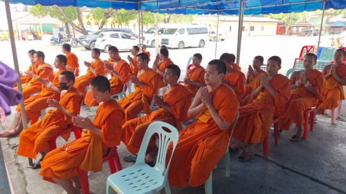 ทน.แม่สอด ร่วมทำบุญทอดผ้าป่า เพื่อสมทบกองทุนการศึกษา