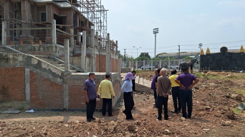 ทน.แม่สอด ลงพื้นที่ติดตามงานก่อสร้างศาลสมเด็จพระนเรศวรมหาราช และศาลหลักเมืองแม่สอด และโครงการฯ ถนนสองแควใต้ 