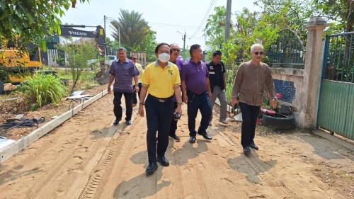 ทน.แม่สอด ลงพื้นที่ติดตามงานก่อสร้างศาลสมเด็จพระนเรศวรมหาราช และศาลหลักเมืองแม่สอด และโครงการฯ ถนนสองแควใต้ 