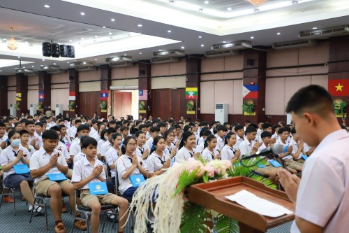 จัดโครงการปัจฉิมนิเทศนักเรียนที่สำเร็จการศึกษา ประจำปีการศึกษา 2566 
