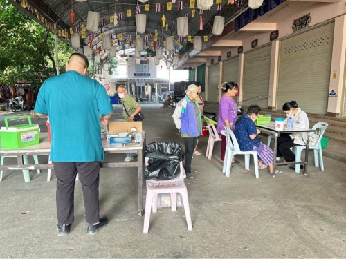 เทศบาลนครแม่สอด ลงพื้นที่ออกหน่วยฉีดวัคซีนป้องกันโรคพิษสุนัขบ้าทั้ง 20 ชุมชน ในเขตเทศบาลนครแม่สอด