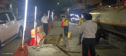เทศบาลนครแม่สอด ลงพื้นที่ติดตามความคืบหน้าโครงการก่อสร้าง ระบบจำหน่ายไฟฟ้าเป็นเคเบิลใต้ดิน บริเวณถนนประสาทวิถี
