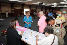 เทศบาลนครแม่สอด จัดประชุมประชาคมรับฟังความคิดเห็นของประชาชนในเขตเทศบาลนครแม่สอด และแจกเบี้ยยังชีพผู้สูงอายุและผู้พิการ ประจำเดือนมีนาคม 2563 