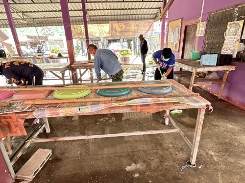 เทศบาลนครแม่สอด ลงพื้นที่ดำเนินการฉีดล้างทำความสะอาดตลาดสดบ้านเหนือ และตลาดสดชุมชนประชารักษ์	