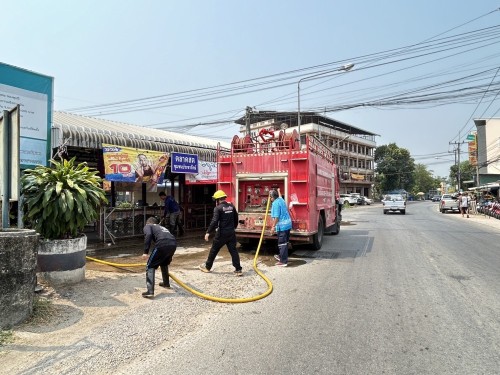เทศบาลนครแม่สอด ลงพื้นที่ดำเนินการฉีดล้างทำความสะอาดตลาดสดบ้านเหนือ และตลาดสดชุมชนประชารักษ์	