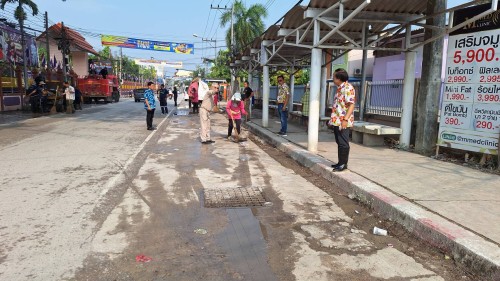 เทศบาลนครแม่สอด ดำเนินการทำความสะอาดหลังเทศกาลสงกรานต์