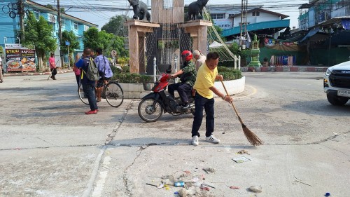 เทศบาลนครแม่สอด ดำเนินการทำความสะอาดหลังเทศกาลสงกรานต์