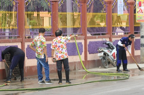 เทศบาลนครแม่สอด ดำเนินการทำความสะอาดหลังเทศกาลสงกรานต์
