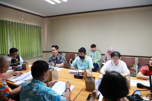 ทน.แม่สอด จัดประชุมคณะกรรมการติดตามและประเมินผลแผนพัฒนา  เทศบาลนครแม่สอด ประจำปีงบประมาณ พ.ศ. 2567