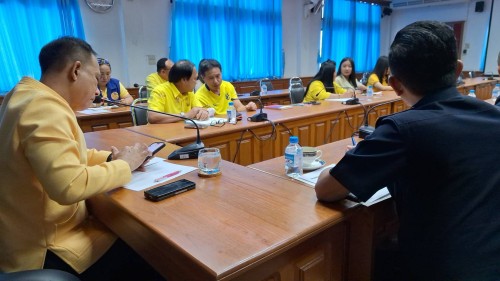 ทน.แม่สอด ประชุมเตรียมความพร้อมลงพื้นที่ร่วมกับนายกรัฐมนตรี เพื่อติดตามสถานการณ์ชายแดนไทย - เมียนมา