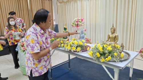 เทศบาลนครแม่สอด ร่วมงานรดน้ำดำหัวของชมรมข้าราชการครูบำนาญเทศบาลนครแม่สอด 