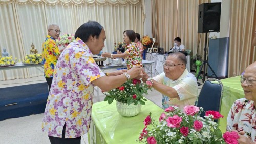 เทศบาลนครแม่สอด ร่วมงานรดน้ำดำหัวของชมรมข้าราชการครูบำนาญเทศบาลนครแม่สอด 
