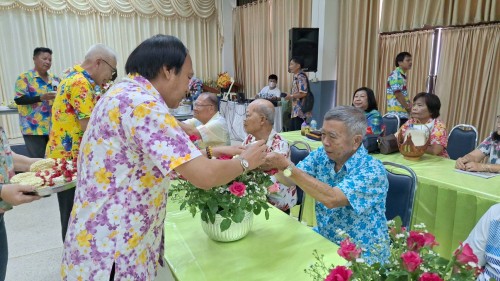 เทศบาลนครแม่สอด ร่วมงานรดน้ำดำหัวของชมรมข้าราชการครูบำนาญเทศบาลนครแม่สอด 
