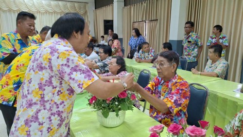 เทศบาลนครแม่สอด ร่วมงานรดน้ำดำหัวของชมรมข้าราชการครูบำนาญเทศบาลนครแม่สอด 