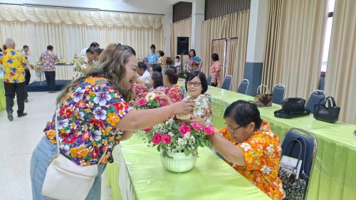 เทศบาลนครแม่สอด ร่วมงานรดน้ำดำหัวของชมรมข้าราชการครูบำนาญเทศบาลนครแม่สอด 