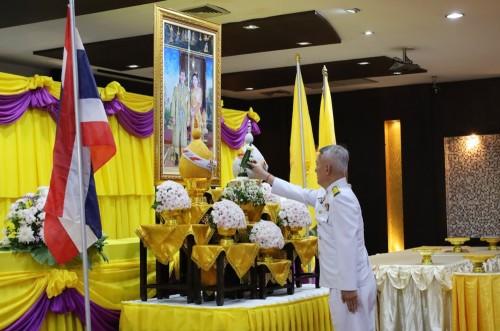 ทน.แม่สอด เข้าร่วมพิธีรับพระราชทานพระบรมฉายาลักษณ์ พระบาทสมเด็จพระเจ้าอยู่หัวที่ฉายกับสมเด็จพระนางเจ้าฯ  พระบรมราชินี