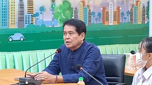 ทน.แม่สอด มอบใบประกาศเกียรติบัตรให้แก่นักเรียน โรงเรียนเทศบาลเฉลิมพระเกียรติฯ ผู้ผ่านการฝึกประสบการณ์ ด้านการแพทย์