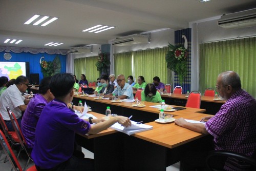 ทน.แม่สอด จัดประชุมการตรวจสอบข้อมูลจำนวนประชากรในพื้นที่ชุมชน