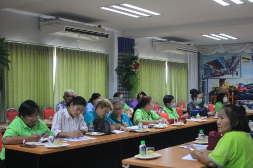 ทน.แม่สอด จัดประชุมการตรวจสอบข้อมูลจำนวนประชากรในพื้นที่ชุมชน