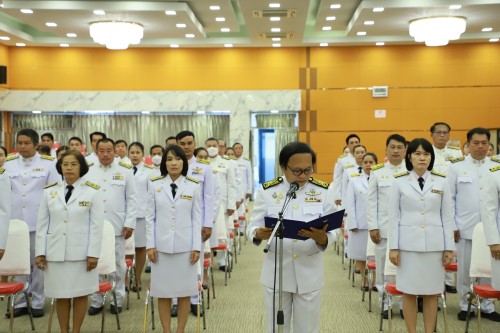 เทศบาลนครแม่สอด จัดพิธีรับพระราชทานพระบรมฉายาลักษณ์ พระบาทสมเด็จพระเจ้าอยู่หัว ที่ฉายกับสมเด็จพระนางเจ้าฯ พระบรมราชินี
