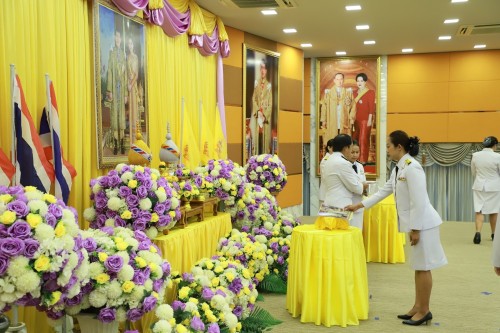 เทศบาลนครแม่สอด จัดพิธีรับพระราชทานพระบรมฉายาลักษณ์ พระบาทสมเด็จพระเจ้าอยู่หัว ที่ฉายกับสมเด็จพระนางเจ้าฯ พระบรมราชินี
