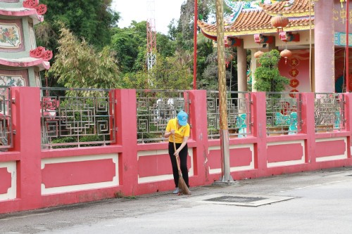 เทศบาลนครแม่สอด จัดกิจกรรม “จิตอาสาพัฒนา คู คลอง” เนื่องในโอกาส วันเฉลิมพระชนมพรรษาสมเด็จพระนางเจ้าฯ พระบรมราชินี