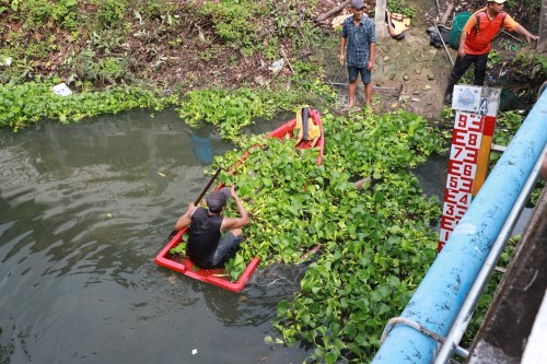 เทศบาลนครแม่สอด จัดกิจกรรม “จิตอาสาพัฒนา คู คลอง” เนื่องในโอกาส วันเฉลิมพระชนมพรรษาสมเด็จพระนางเจ้าฯ พระบรมราชินี