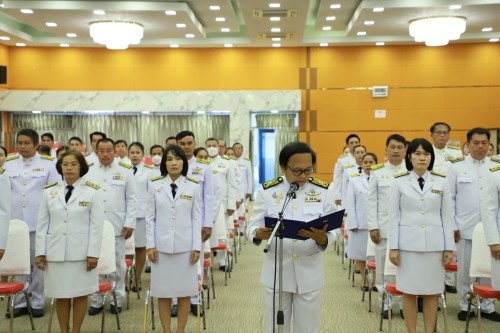 เทศบาลนครแม่สอด จัดพิธีรับพระราชทานพระบรมฉายาลักษณ์ พระบาทสมเด็จพระเจ้าอยู่หัว ที่ฉายกับสมเด็จพระนางเจ้าฯ พระบรมราชินี