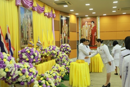 เทศบาลนครแม่สอด จัดพิธีรับพระราชทานพระบรมฉายาลักษณ์ พระบาทสมเด็จพระเจ้าอยู่หัว ที่ฉายกับสมเด็จพระนางเจ้าฯ พระบรมราชินี