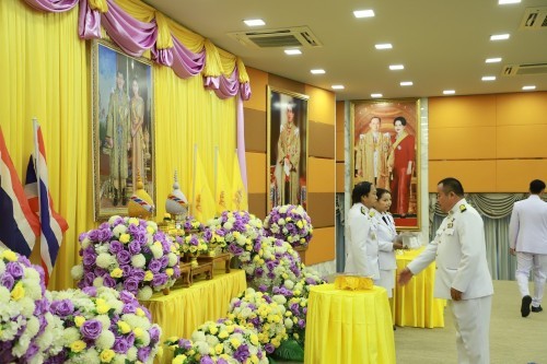เทศบาลนครแม่สอด จัดพิธีรับพระราชทานพระบรมฉายาลักษณ์ พระบาทสมเด็จพระเจ้าอยู่หัว ที่ฉายกับสมเด็จพระนางเจ้าฯ พระบรมราชินี