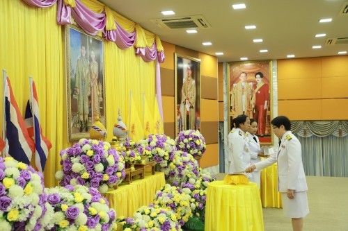 เทศบาลนครแม่สอด จัดพิธีรับพระราชทานพระบรมฉายาลักษณ์ พระบาทสมเด็จพระเจ้าอยู่หัว ที่ฉายกับสมเด็จพระนางเจ้าฯ พระบรมราชินี