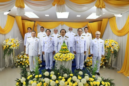 นายกเทศมนตรี พร้อมคณะผู้บริหาร เข้าร่วมการบันทึกเทปถวายพระพรชัยมงคล เนื่องในโอกาสมหามงคลที่พระบาทสมเด็จพระเจ้าอยู่หัว ทรงเจริญพระชนมพรรษา 72 พรรษา