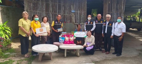 เทศบาลนครแม่สอด ลงพื้นที่มอบสิ่งของอุปโภคบริโภคให้แก่ผู้สูงอายุ ผู้พิการและผู้ยากไร้ ชุมชนดอนไชย