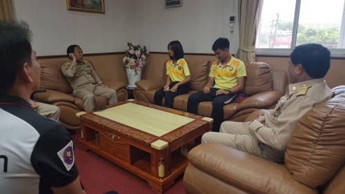 ทน.แม่สอด ร่วมกับสมาคมกรีฑาแห่งประเทศไทยในพระบรมราชูปถัมภ์ มอบรางวัลให้กับนักเรียนโรงเรียนกีฬาเทศบาลนครแม่สอด 