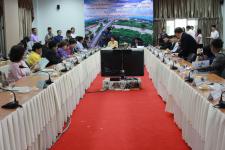 ดร.เทอดเกียรติ ชินสรนันท์ นายกเทศมนตรีนครแม่สอดให้การต้อนรับ นางนินนาท ชลิตานนท์ ประธานกรรมาธิการขับเคลื่อนการปฏิรูปประเทศด้านการปกครองท้องถิ่น สภาขับเคลื่อนการปฏิรูปประเทศ (สปท.) พร้อมคณะ 