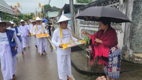 เทศบาลนครแม่สอด จัดงานสืบสานประเพณีแล้อุ๊ปั๊ดตะก่า วัดแม่ซอดน่าด่าน (วัดเงี้ยวหลวง)