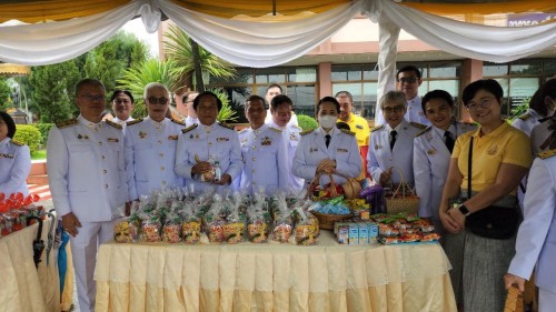 ทน.แม่สอด เข้าร่วมพิธีทำบุญตักบาตรถวายเป็นพระราชกุศล เนื่องในโอกาสวันเฉลิมพระชนมพรรษาพระบาทสมเด็จพระเจ้าอยู่หัว 28 กรกฎาคม 2567