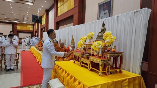 ทน.แม่สอด เข้าร่วมพิธีทำบุญตักบาตรถวายเป็นพระราชกุศล เนื่องในโอกาสวันเฉลิมพระชนมพรรษาพระบาทสมเด็จพระเจ้าอยู่หัว 28 กรกฎาคม 2567