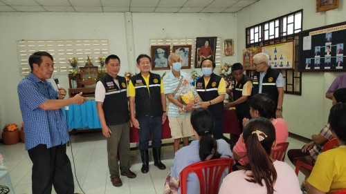 ทน.แม่สอด ลงพื้นที่มอบถุงยังชีพให้แก่ผู้ประสบภัยน้ำท่วม